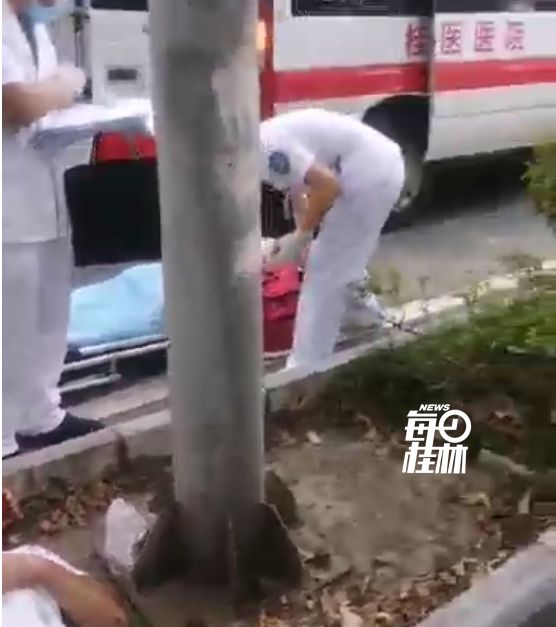 168体育 168体育官网事发环城西一路一男子半个脸是血倒在绿化带里不省人事什么情况？(图3)